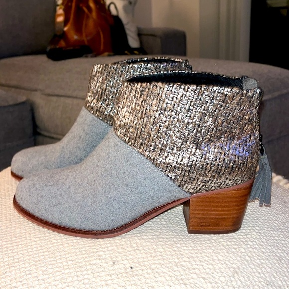 TOMS Women's Leila Bootie Grey Felt Shine Boucle Boot 7 Wide - Picture 1 of 11